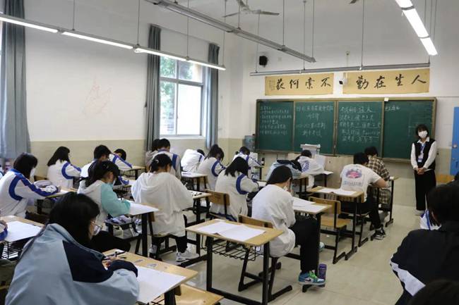 成都希望职业学校与四川五月花技师学院是什么关系