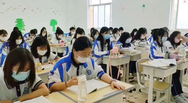 成都学幼师哪个学校好