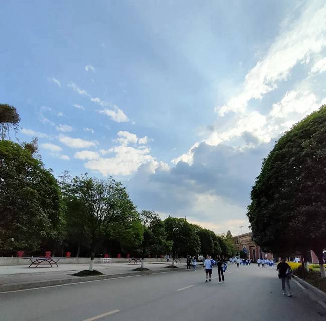 四川五月花技师学院团结校区地址,郫都五月花校园环境好不好