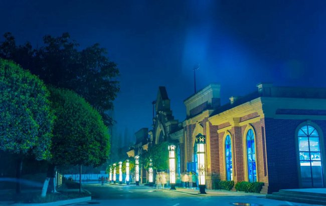 学院夜景