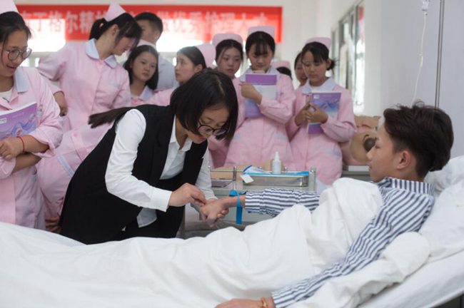 成都希望职业学校与四川五月花技师学院是什么关系