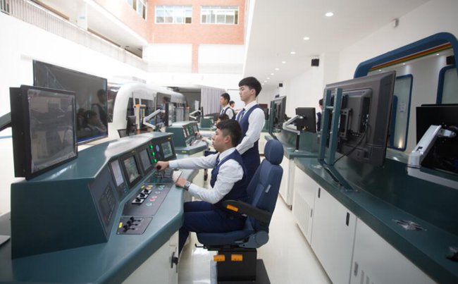 成都棠湖科技技术学校校园环境图片分享_成都棠湖科技技术学校在哪里