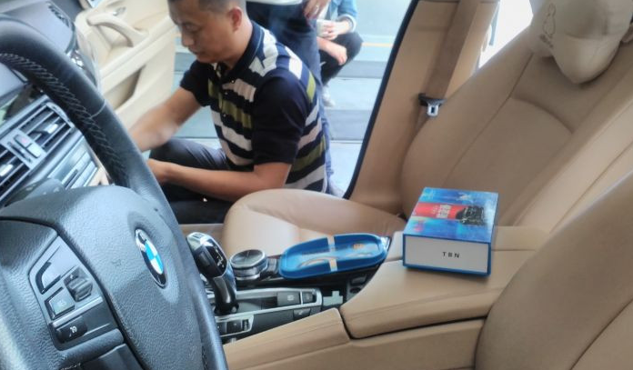 宝马525安装偷步鸟隐形防盗防抢设备|汽车油电路暗锁防盗方案 宝马525安装偷步鸟隐形防盗防抢设备|汽车油电路暗锁防盗方案
